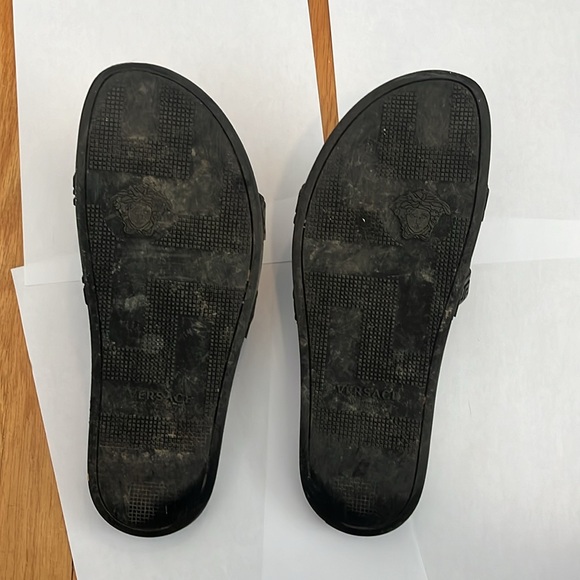 Black Versace Medusa slides - Picture 4 of 4